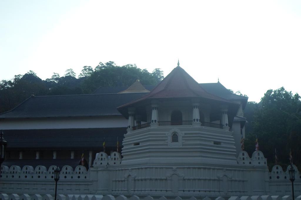 Hotel King Of Kandy Exterior foto